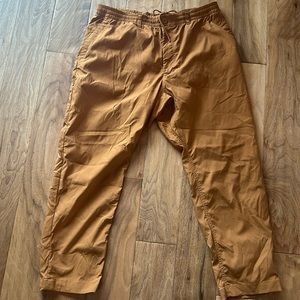 Men’s Nike Dri-Fit warm up pants. Size XL